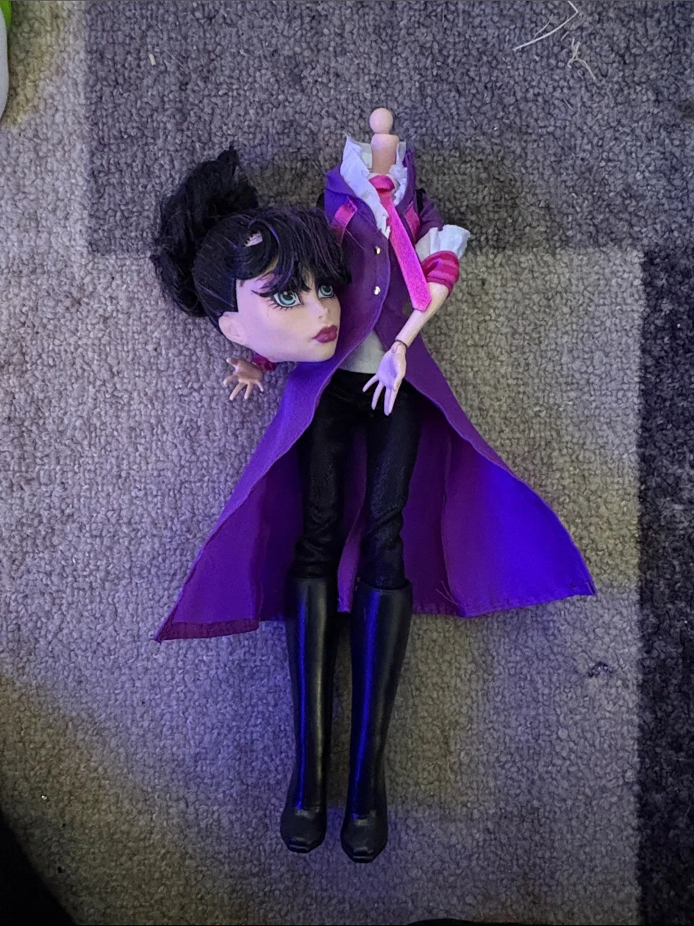Monster High fashion doll Headless Head Mistress
